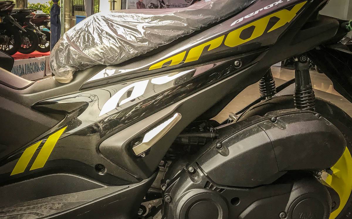 Aerox Warna Kuning 2019. Nih dia foto dari dekat Yamaha Aerox 155 warna 2019