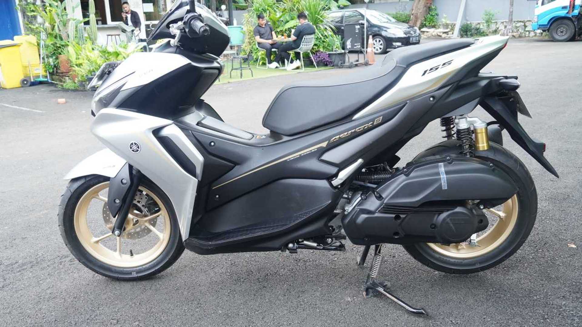 Aerox Baru Vs Lama. Komparasi Aerox Generasi Terbaru dan Lama