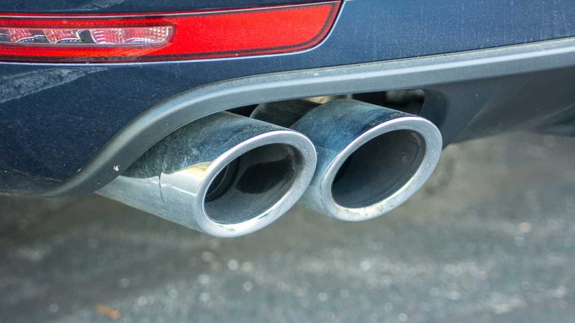 Penyebab Gas Mobil Tidak Stabil. Gas Mobil Anda Sering Tersendat? Mungkin 5 Hal Ini Penyebabnya