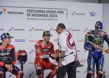 Motogp Pertama Di Dunia. Pertama di Dunia, Juara MotoGP Dihadiahi Pusaka Keris