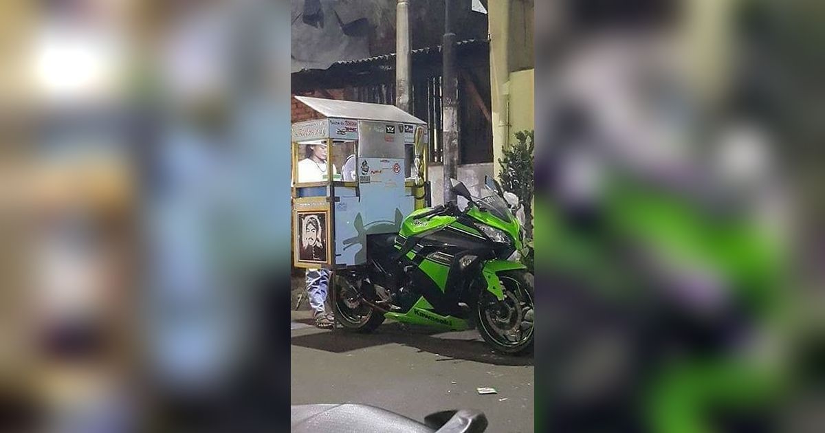 Pedagang Sayur Keliling Pakai Motor. 10 Potret Pedagang Sayur Keliling Pakai Motor Sport untuk Jualan