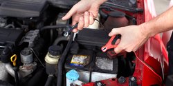 Cara Memperbaiki Aki Honda Beat. Cara Memperbaiki Aki Kering yang Mudah Dilakukan, Perhatikan