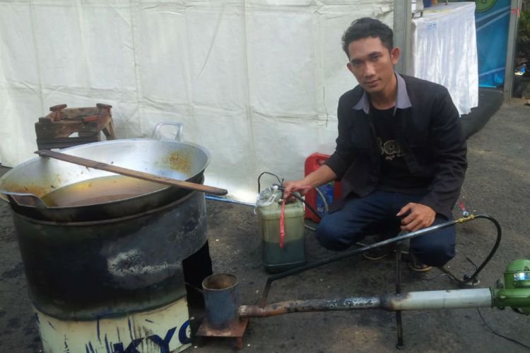 Harga Oli Bekas Per Liter. Warga Banyuwangi bikin kompor berbahan bakar oli