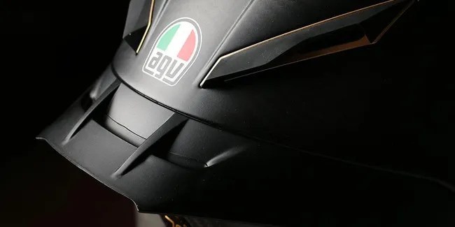 Cara Memasang Kaca Helm Kyt Dj Maru. Ingin Pasang Spoiler Helm? Kenali Dulu Fungsinya
