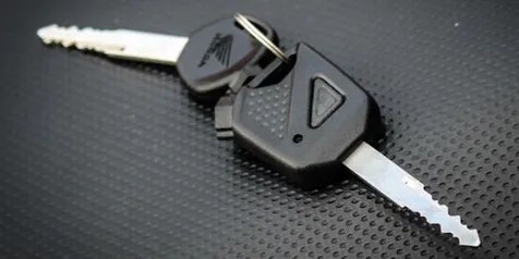 Cara Pasang Kunci Kontak C70. Hidupkan Motor Honda C-Series Tanpa Kunci Kontak