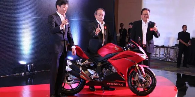 New Cbr250rr Std. 10 Harga Honda CBR250RR Bekas dan Kredit, Beserta Review