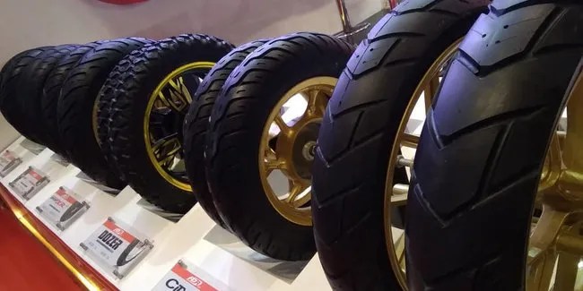 Cara Memasang Ban Tubeless. 5 Langkah yang Wajib Diperhatikan Ketika Mengganti Ban Motor