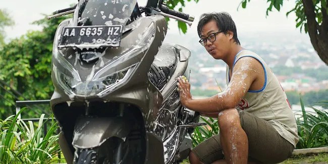 Cara Mencuci Sepeda Motor. 8 Langkah Tepat Mencuci Motor di Rumah Saat Virus Corona