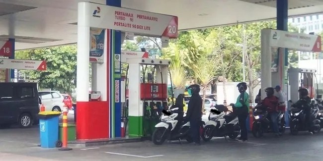Harga Bensin Full Tank Motor. Curhat Pemotor Pengguna Pertamax, Kaget Ongkos Isi Full Tank
