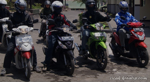 Kelebihan Mio J Dibanding Honda Beat. Uji Konsumsi Bahan Bakar Mio J Vs Honda Beat FI