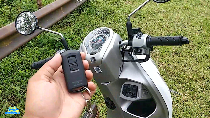 Cara Mematikan Alarm Motor Scoopy 2021. Cara Matikan Bunyi Alarm Anti Maling Honda Scoopy Sat Diparkir