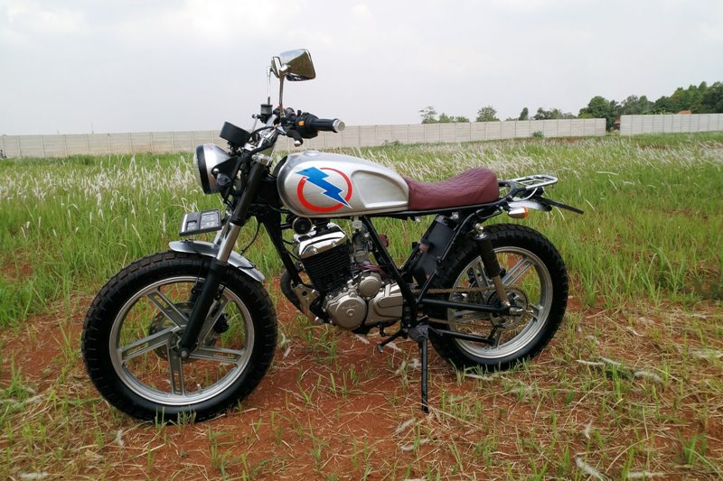 Modifikasi Motor Thunder 125. Modifikasi Suzuki Thunder 125 Berkonsep Anti Mainstream