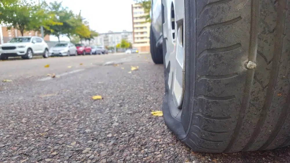 Cara Mengetahui Ban Tubeless Bocor. Cara Mengetahui Ban Tubeless Bocor dan Cara Mengatasinya