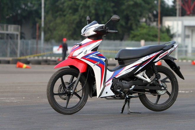 Ukuran Velg Honda Blade 110. New Honda Blade 125 PGM-FI. Tampilan Tetap, Jeroan Baru