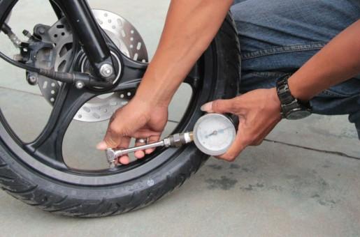 Cara Pasang Ban Motor Yang Benar. Ban Motor FDR