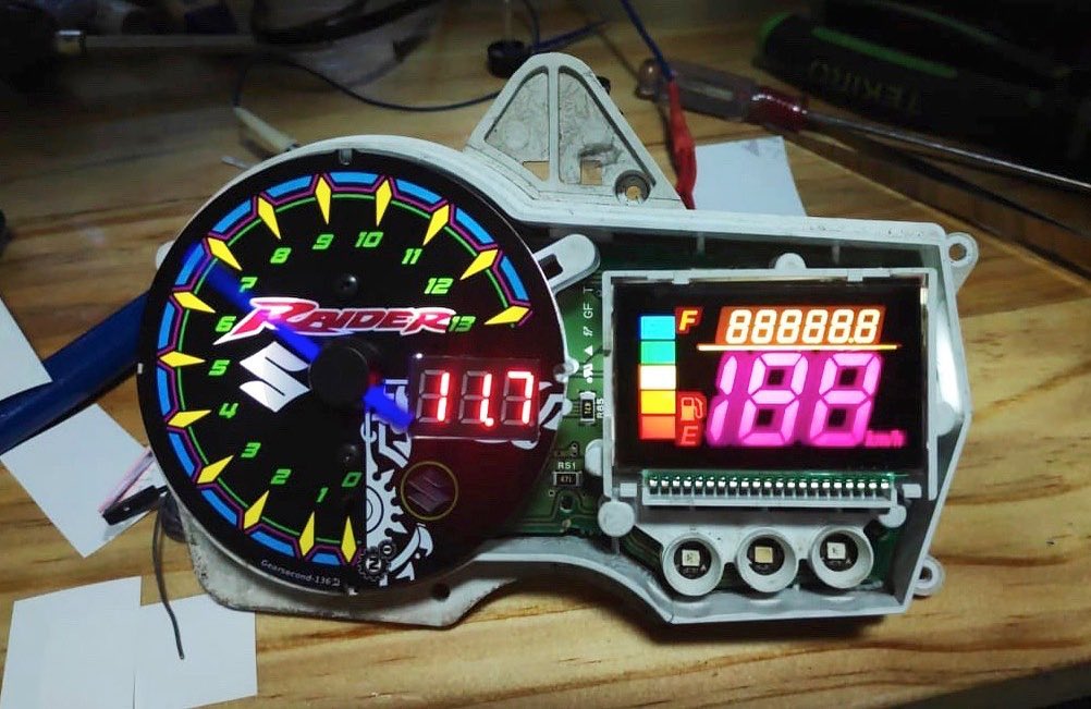 Cara Memperbaiki Speedometer Satria Fu. Voltmeter Satria FU (Tutorial Pemasangan) – Gearsecond