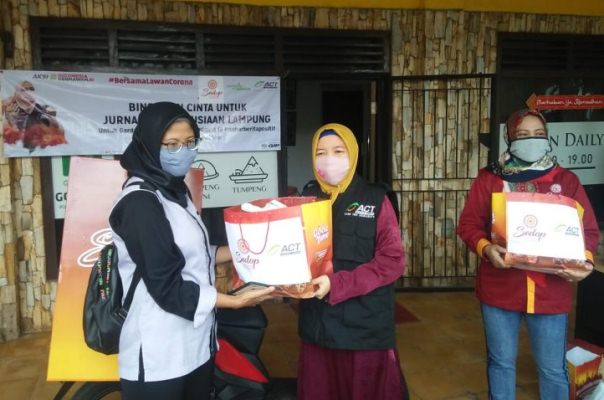 Gerobak Gandeng Motor. Luncurkan Layanan Gerobak Motor, Gerai Sedop Tumpeng