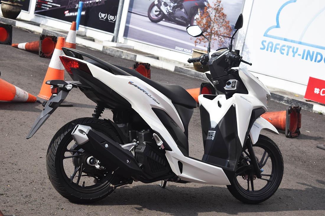 Modifikasi Vario 150 Ban Besar. Upgrade Ukuran Ban Maksimal Honda Vario 150 Terbaru