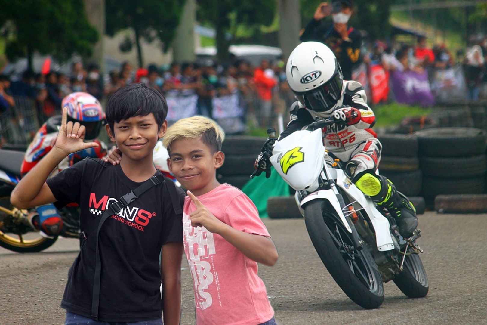 Jupiter Z Road Race Standar. SGM Road Race Cimahi: Veda dan Athar Berbagi Gelar MP5 Ecu
