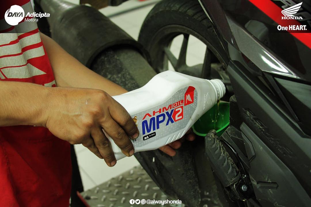 Harga Oli Honda Beat Matic. Daftar Harga Oli Motor Honda AHM Oil Terbaru 2018 Tipe SPX dan