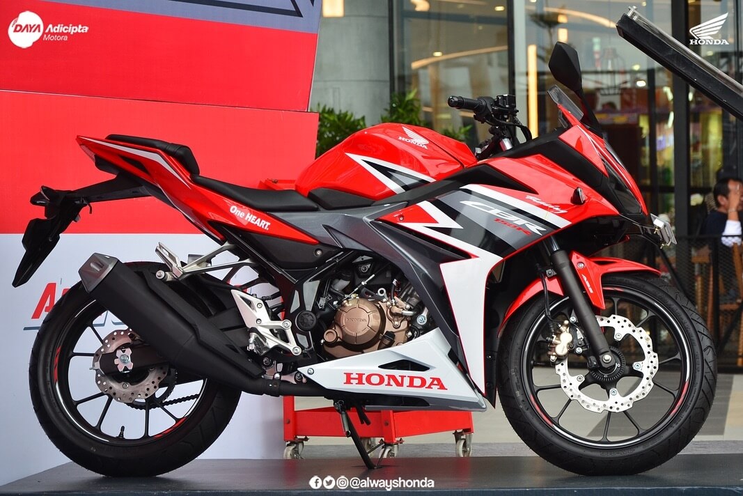 Perbedaan Cbr K45g Dan K45n. 4 Warna Honda CBR150R 2019 Terbaru Standar dan ABS, Harga