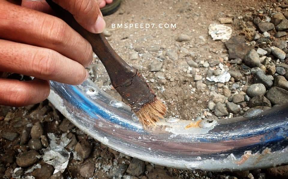 Cara Menghilangkan Cat Pada Velg Motor. VIP Paint Remover, Cairan Penghilang Cat Secara Ampuh