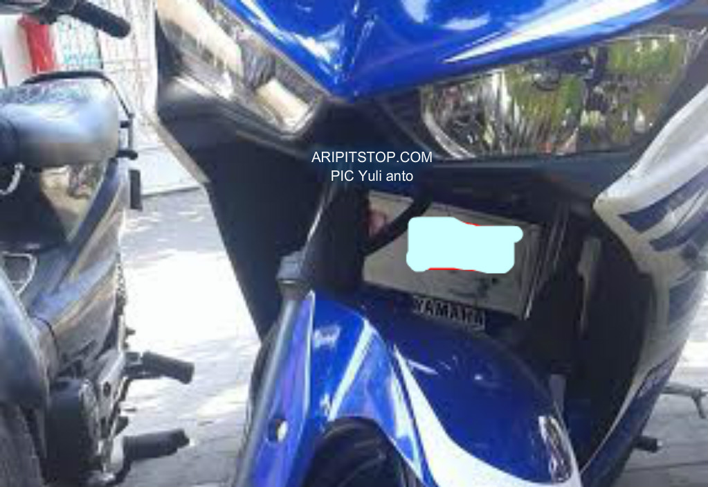 Kipas Radiator R25. Plat Nomor dipasang di Radiator, Kipas Meleleh Motor Overheat