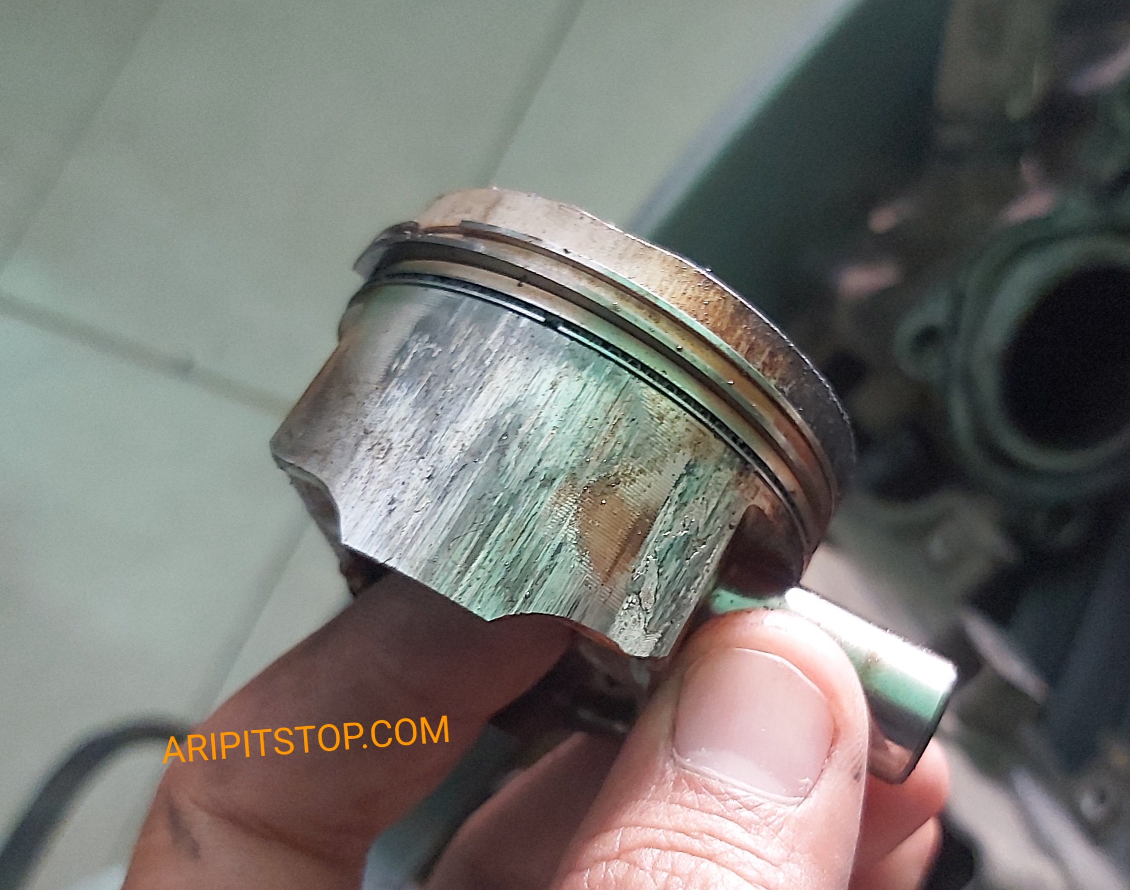 Bongkar Mesin Vario 125. Biaya Servis Besar Ganti Piston Honda Vario 125 FI – Aripitstop.com
