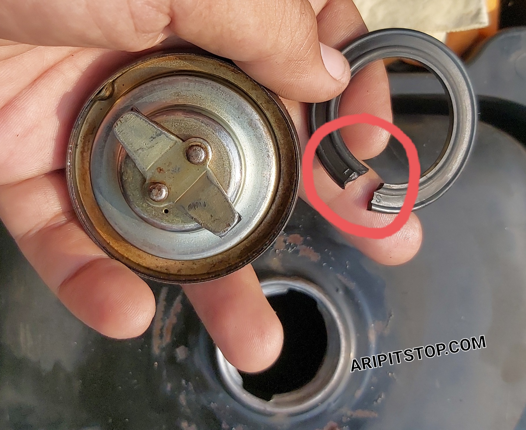 Motor Bau Bensin. Bensin Jadi Boros dan Bau Bensin di Sekitar Motor, Ini