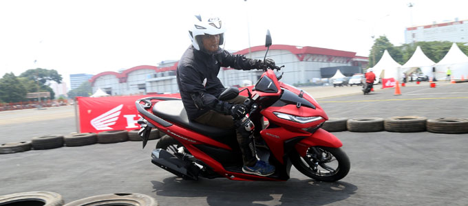 Harga Pasaran Vario Techno 2011. Update Harga Honda Vario (Baru dan Bekas) – Daftar Harga & Tarif