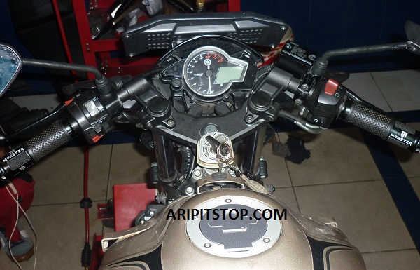 Vixion Spakbor R15. Penampakan Vixion Pasang Stang R15 dan Pasang Spakbor