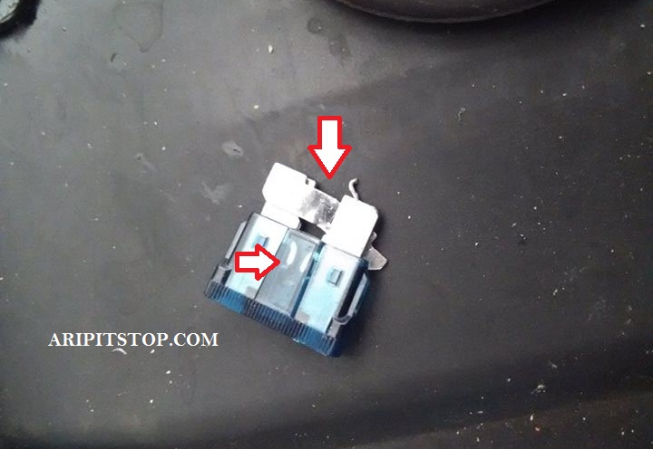 Kunci Kontak Motor Konslet. Akibat Salah Pengertian Dengan Sekring, Kabel Bodi Konslet Motor
