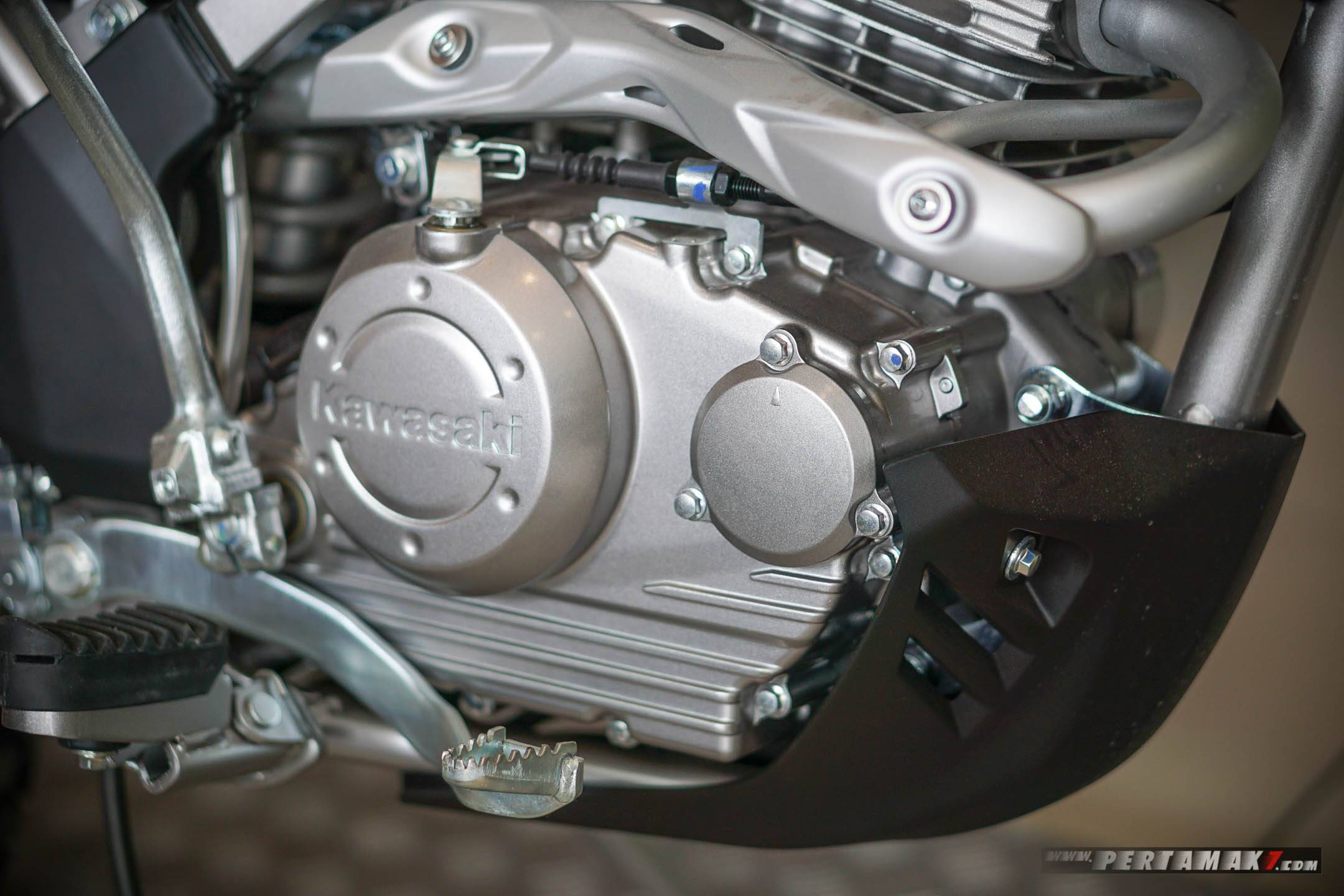 Oli Untuk Klx 150cc. Ingat Oli Kawasaki KLX 150 DTracker Butuh 1,3 Liter Tak Cukup