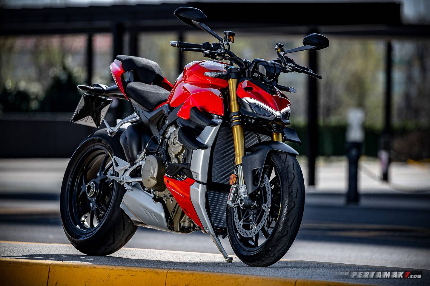 Perbedaan Ducati V4r Dan V4s. Perbedaan Ducati Streetfighter V4S Dan Streetfighter V4, Salah