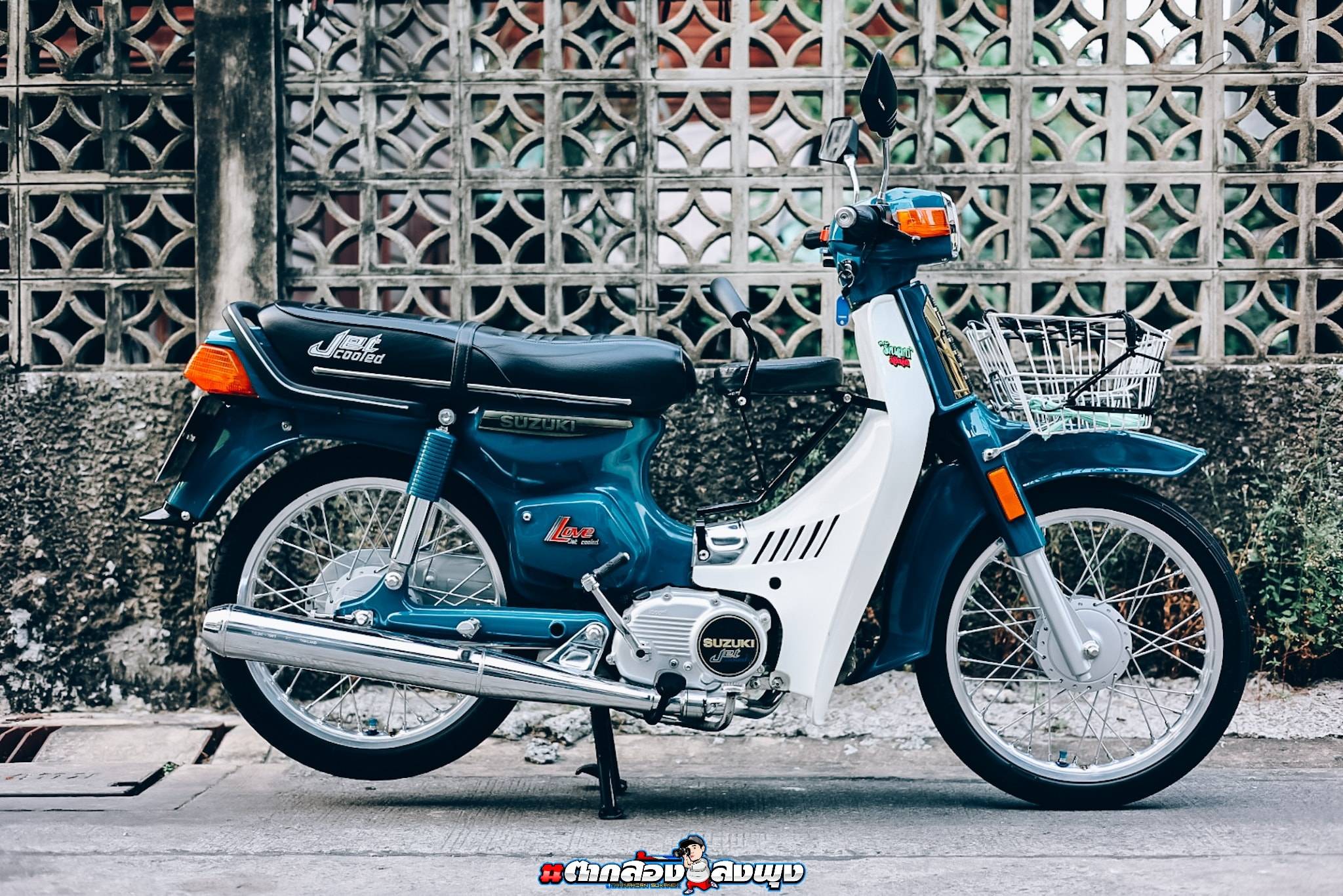 Suzuki Bravo Biru. Restorasi Suzuki Bravo RC100 Jet Cooled Warna Biru Thailand