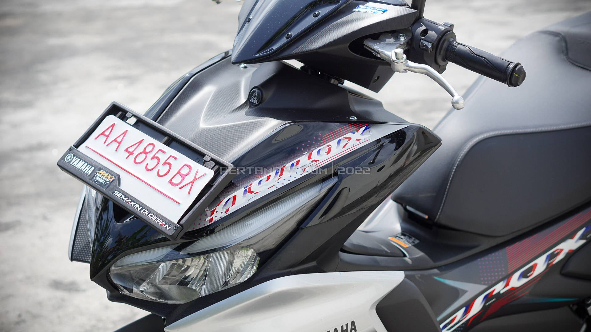 Aerox Hitam Silver. Detail Yamaha Aerox 155 Black Silver Connected 2023 Terbaru