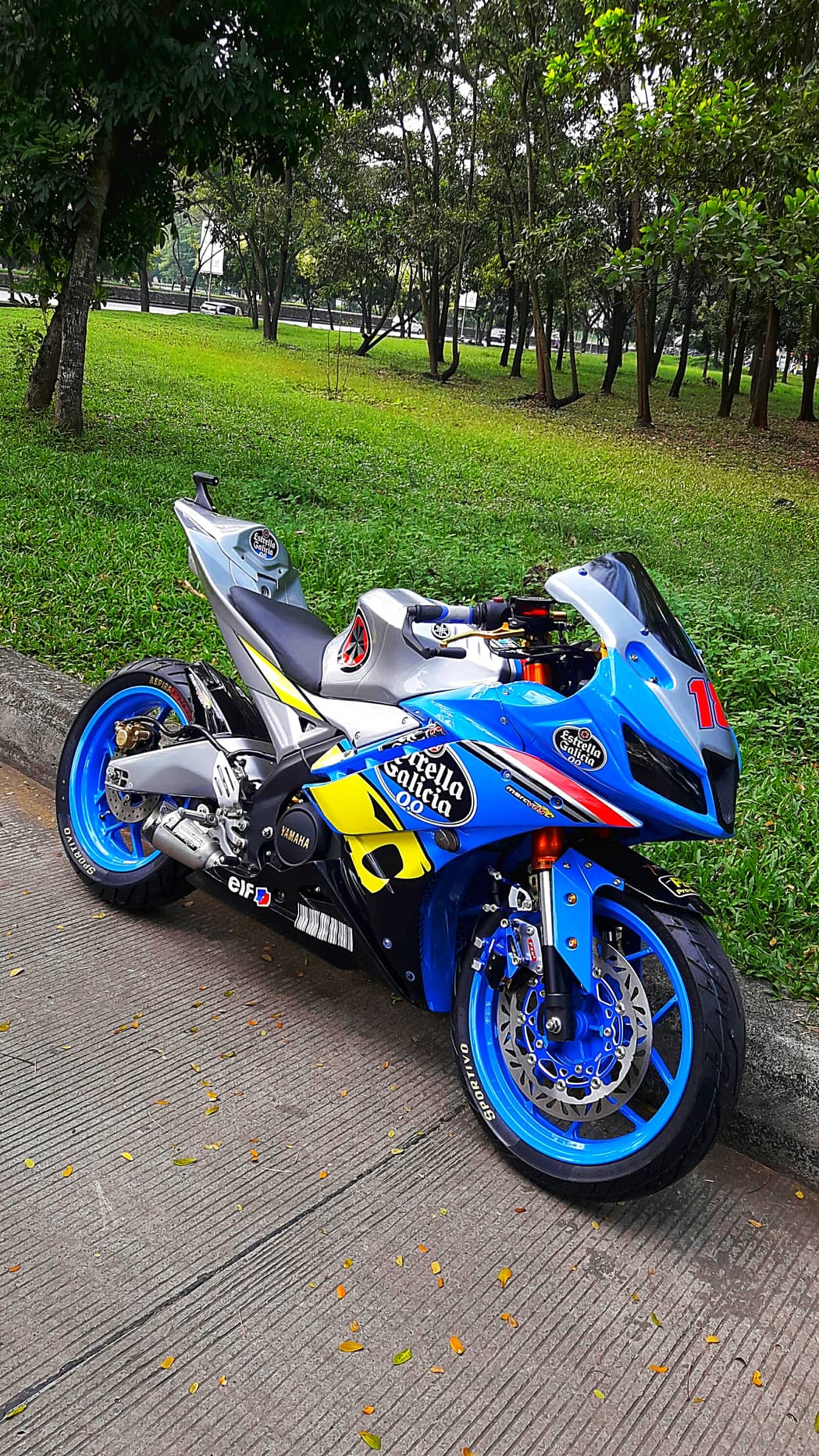 Modifikasi R15 V2 Warna Biru. Modifikasi Yamaha R15 V2 Keren Abis