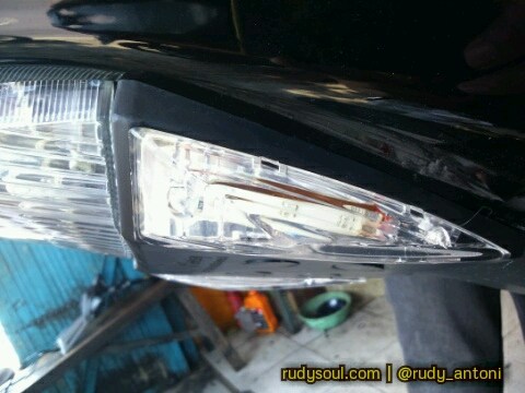 Modifikasi Lampu Belakang R15. Modifikasi : Lampu sein model undertrail VND for R15 rapi jali nih
