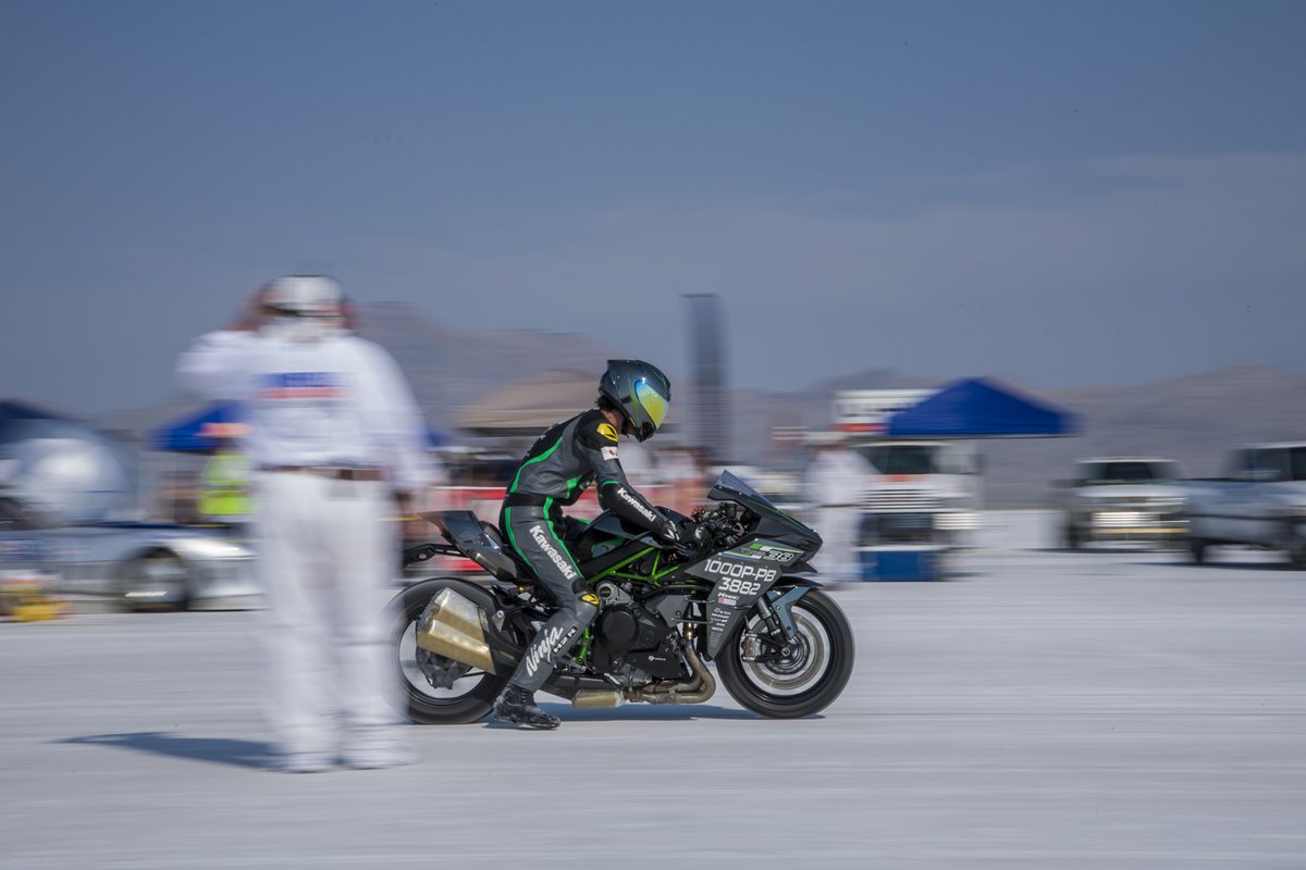 Kawasaki H2 Top Speed. Kawasaki H2 pecahkan rekor Top Speed di Bonneville Salt Flats