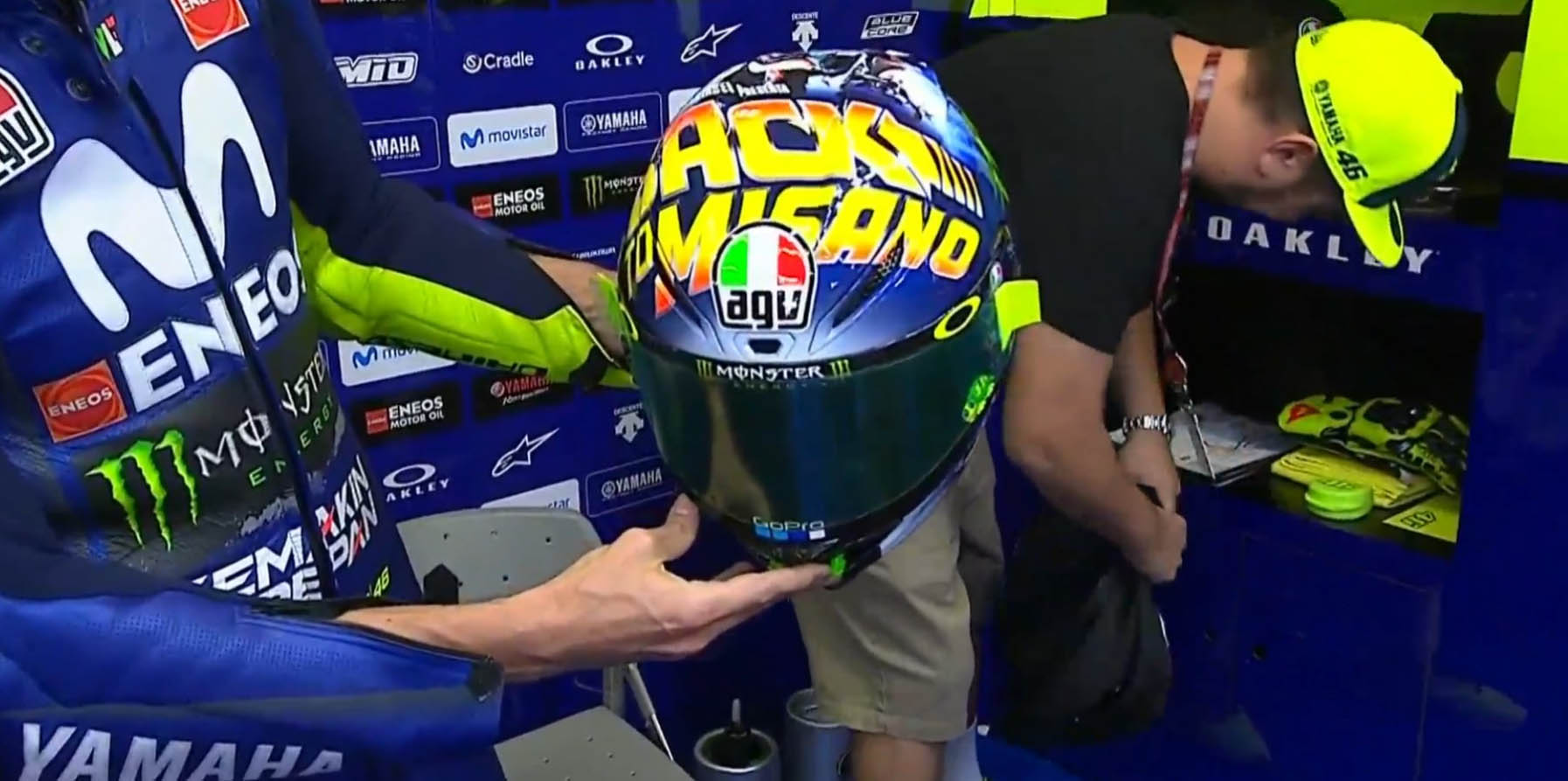Helm Rossi Misano 2018. Helmet AGV Back to Misano 2018 di perkenalkan Valentino Rossi