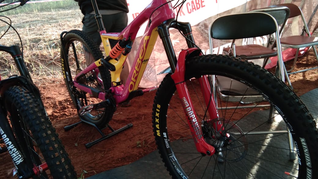 Cara Membuka Shock Depan Sepeda Mtb. Trik atau Cara Melepas dan Memasang Roda, Biar Tidak Merusak