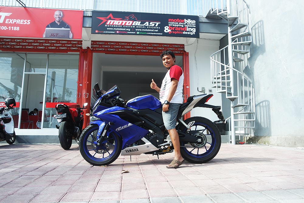 Tinggi Minimal Naik R15 V3. Mengenal Ergonomi Yamaha New R15 V3 untuk Rider tinggi badan