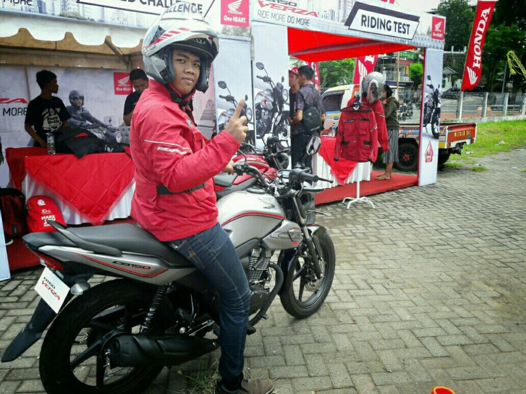 Oli Enduro Racing Untuk Honda Verza. Review Honda CB150 Verza, Beda Nggak ?