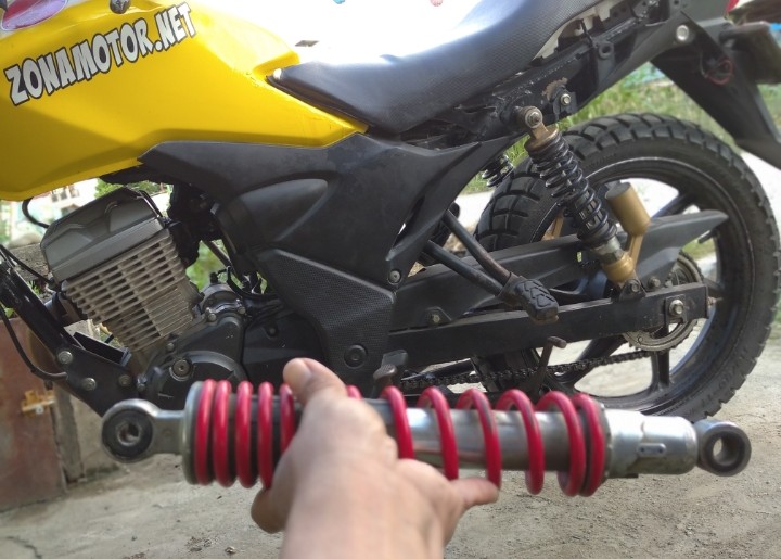 Ukuran Shock Belakang Verza. Mengganti Shockbreaker Honda Verza Dengan Shockbreaker