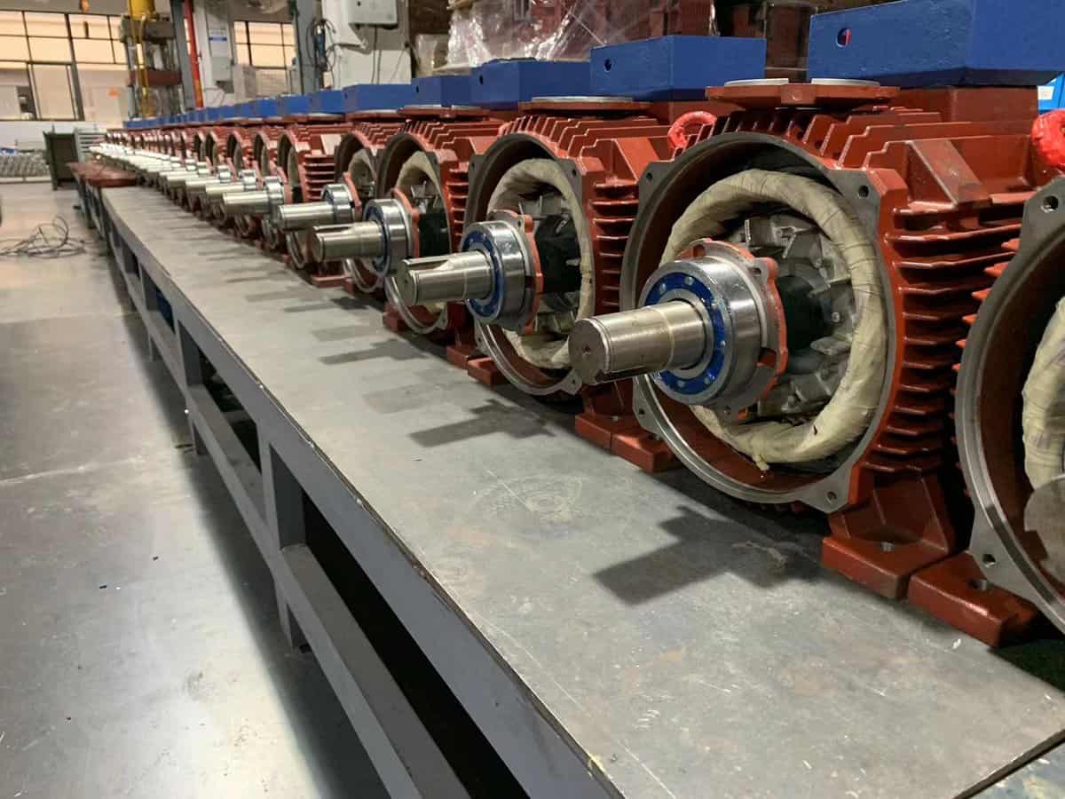 Proses Perakitan Motor. Proses perakitan motor listrik ukuran kecil dan menengah