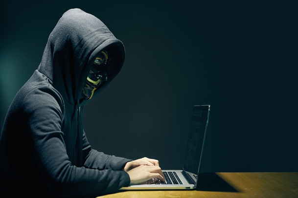 Skill Dewa Rokok. Deretan 4 Hacker yang Punya Skill Tingkat Dewa