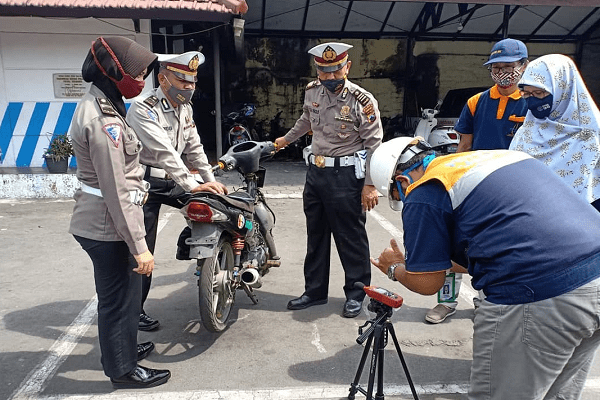 Alat Ukur Suara Knalpot. Polresta Solo Punya Alat Pengukur Suara Standar, Masih Berani