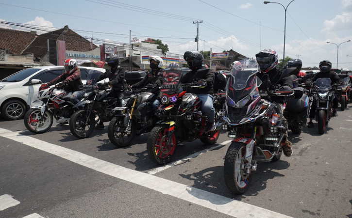 Cb150r Touring. Keseruan Touring Laki dan Ngoprek Bareng Komunitas Honda