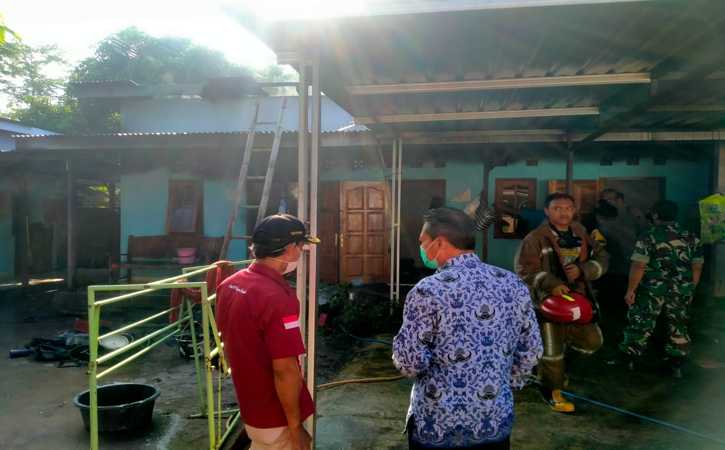 Kompor Gas Pakai Bensin. Penghuni Indekos di Boyolali Tuang Bensin ke Jerikan, 2 Kamar