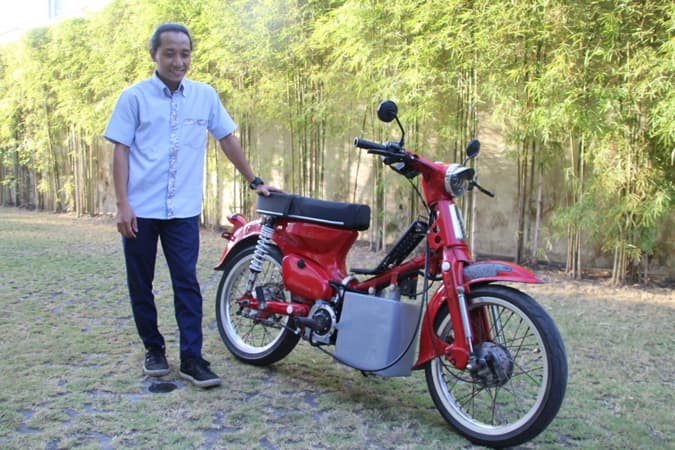 Sepeda Modifikasi Keren. Pemuda Jogonalan Klaten Modifikasi Honda C70 Jadi Motor Listrik